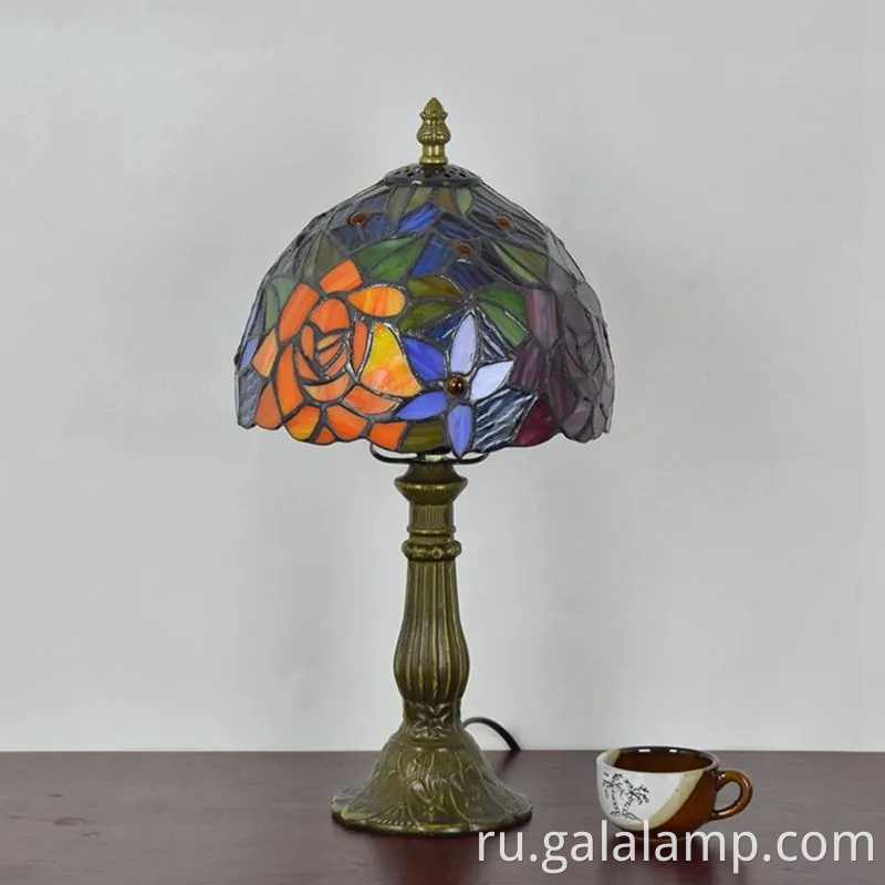 Элегантная стеклянная настольная лампа для спальни и гостиной